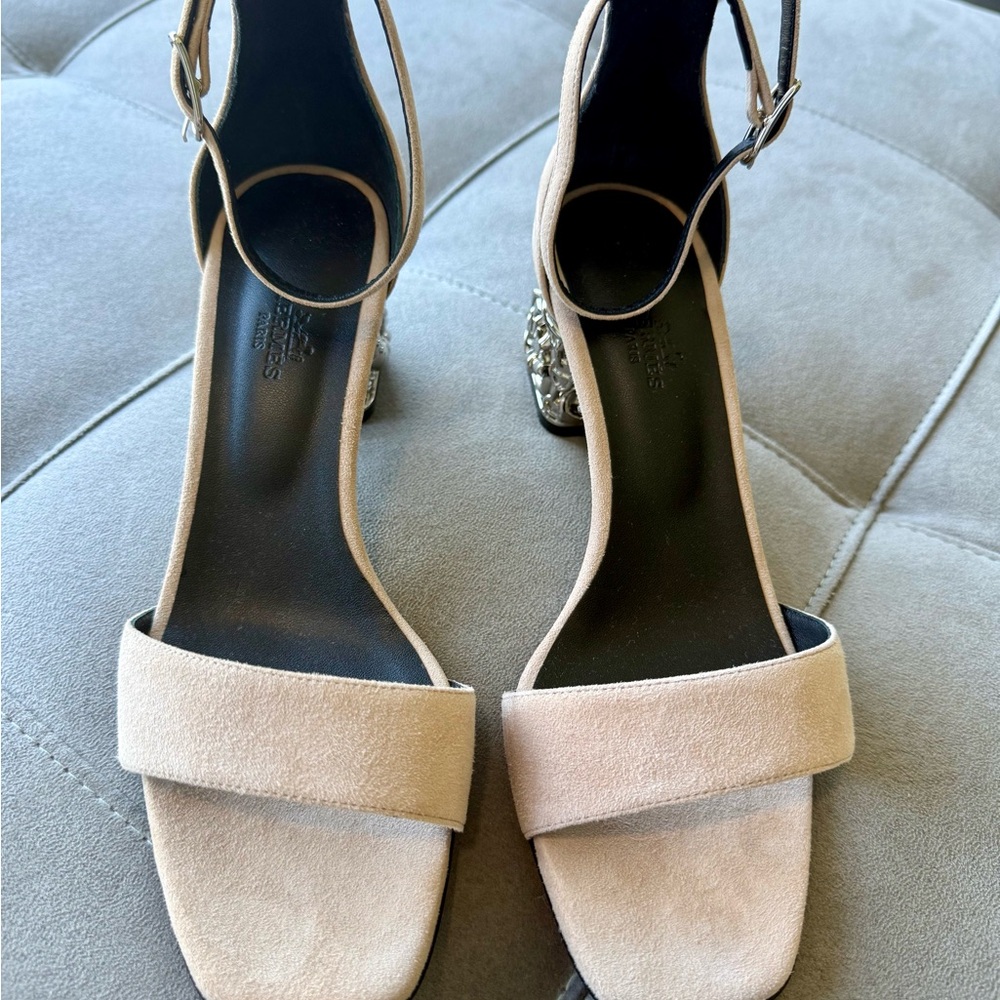 HERMES Creme Color Block Heel Sandals, new and never used - Picture 2 of 12